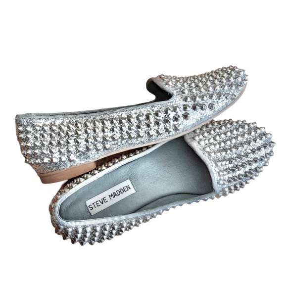 Steve Madden Studlyy Silver Studded Sparkle Spikes Glitter Flats Size 8 - Picture 4 of 6